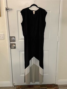 Chico's Black Maxi Dress with White and Taupe Panels